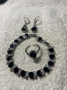Elegant Black Stone & Silver Bracelet, Ring and Earring Set Silvet Tone